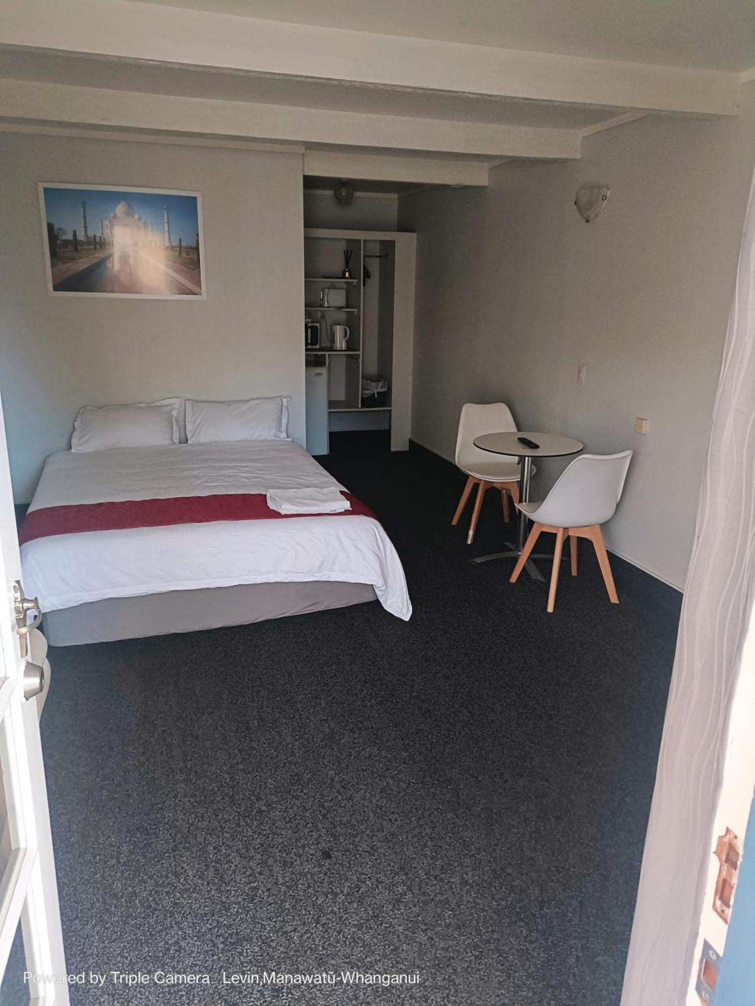The Cave Motel 莱文 外观 照片